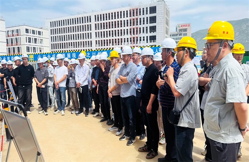 2025年4月17日，由莆田市涵江区住房和城乡建设局主办、龙8国际三建承办的钢筋安装工程质量防控现场交流会在联东U谷·涵江海峡智造产业谷一期成功召开。